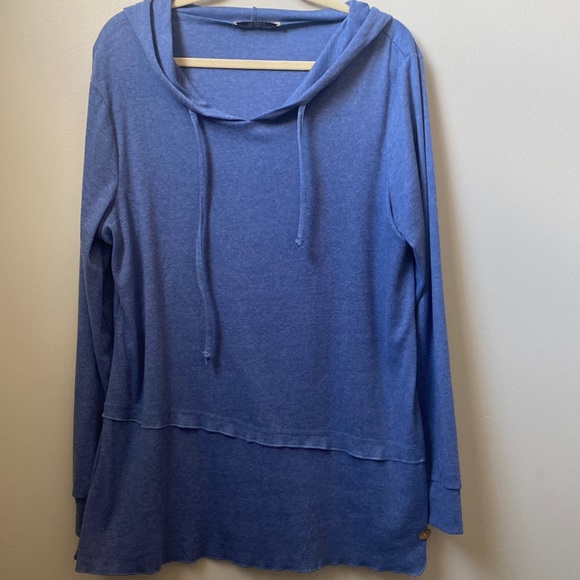 Tops - NWOT Miusey hooded sweatshirt